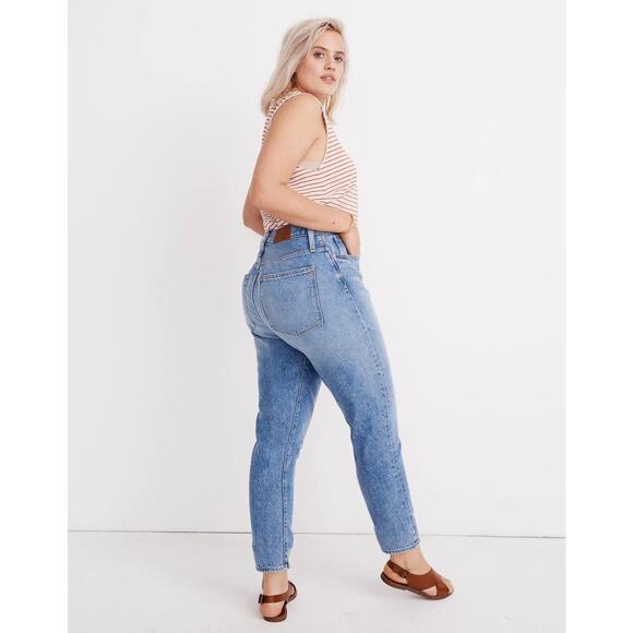 Madewell The Mom Jean in Melva Wash 33 Plus - Picture 2 of 9